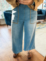 Whipstitch Cropped Jeans