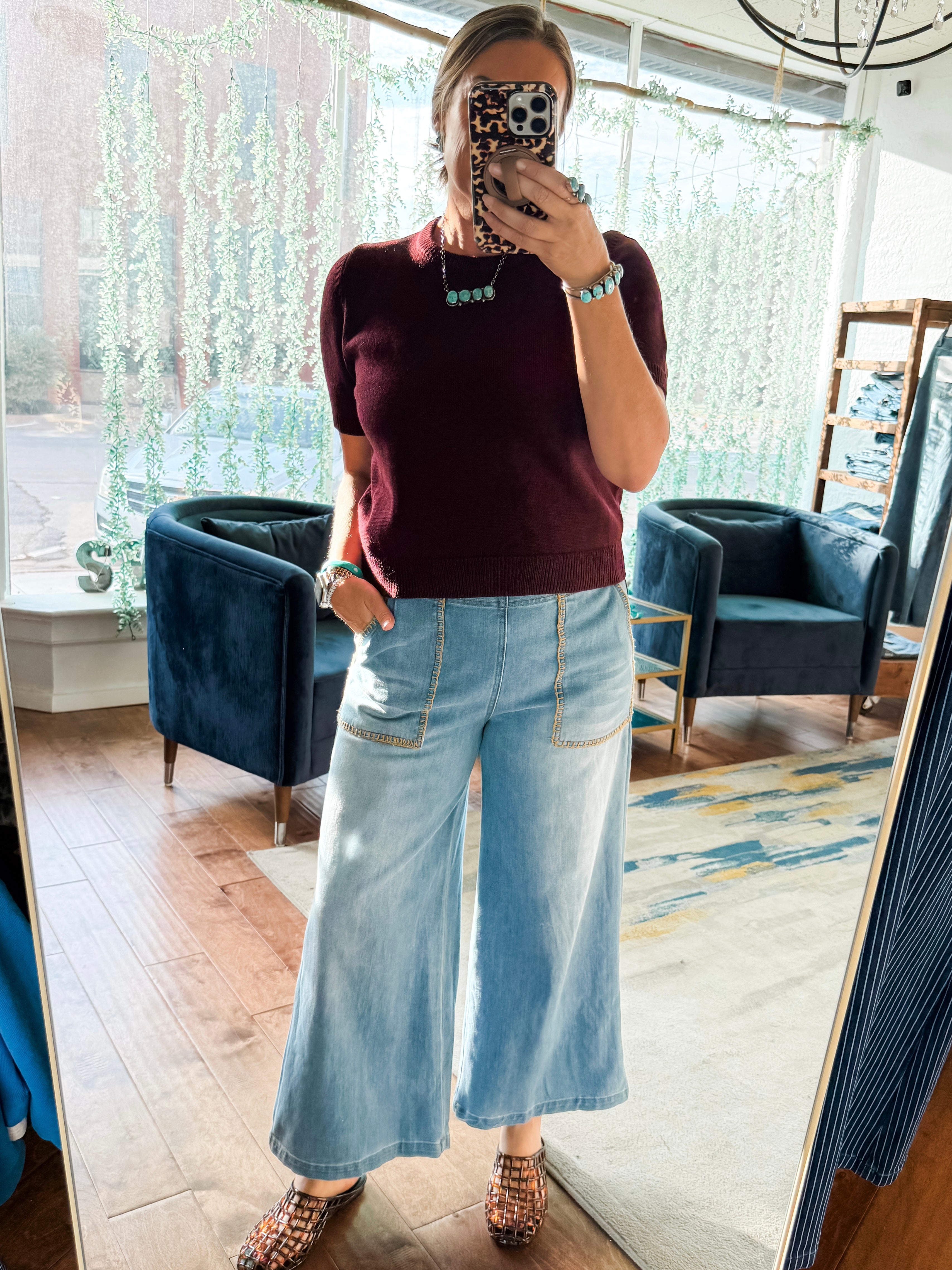 Whipstitch Cropped Jeans