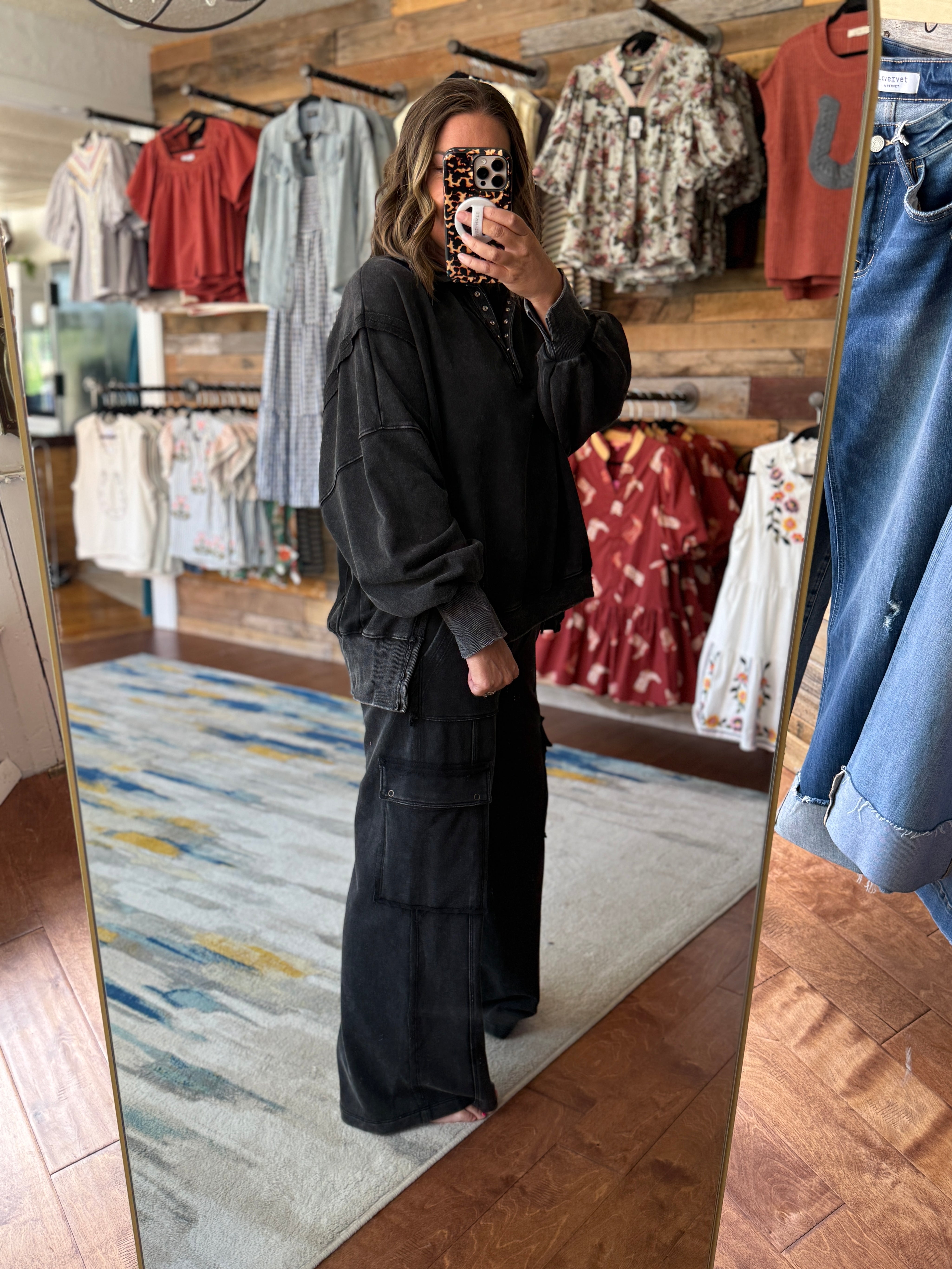 Snow Washed Cargo Sweatpants