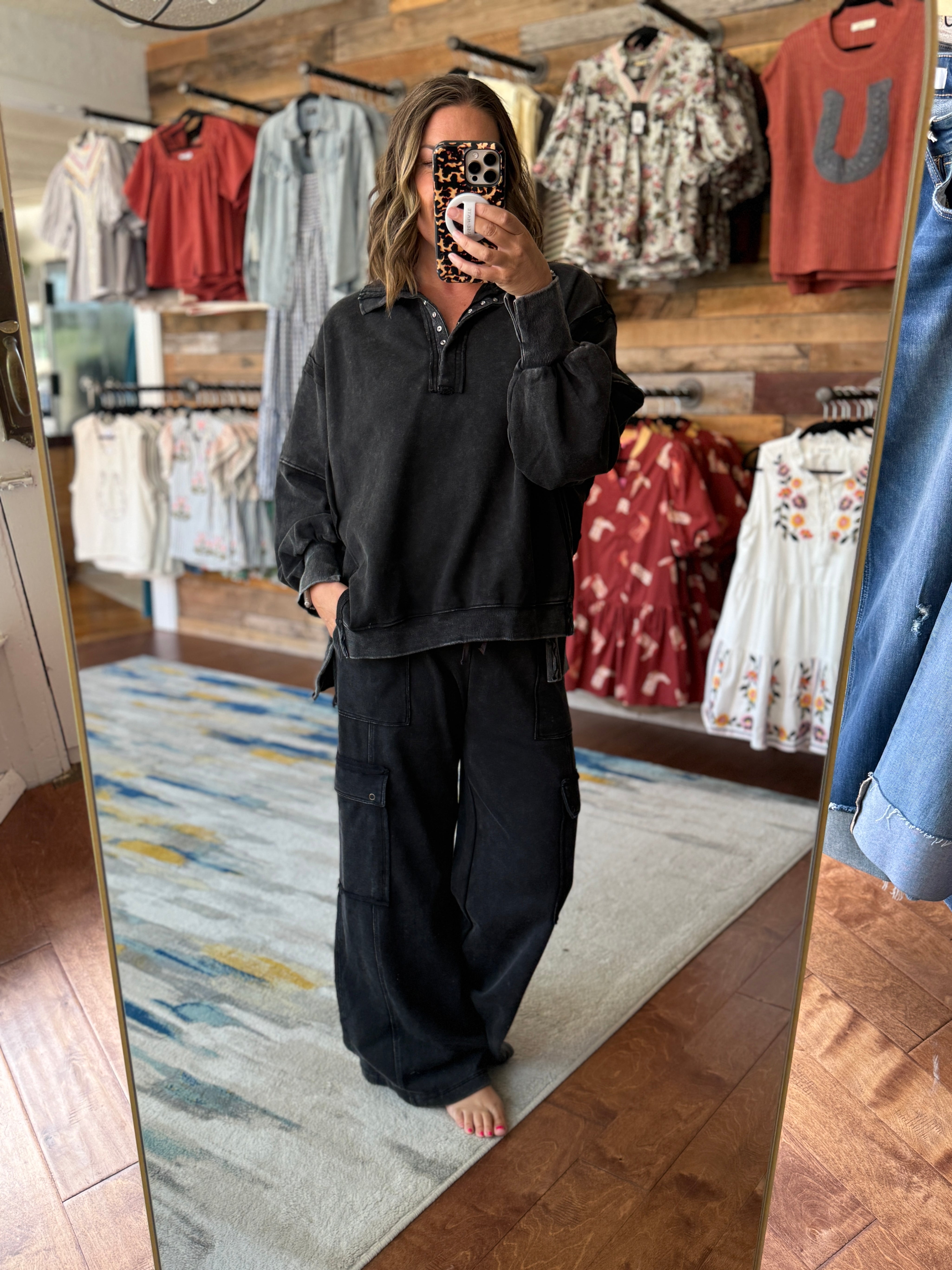 Snow Washed Cargo Sweatpants