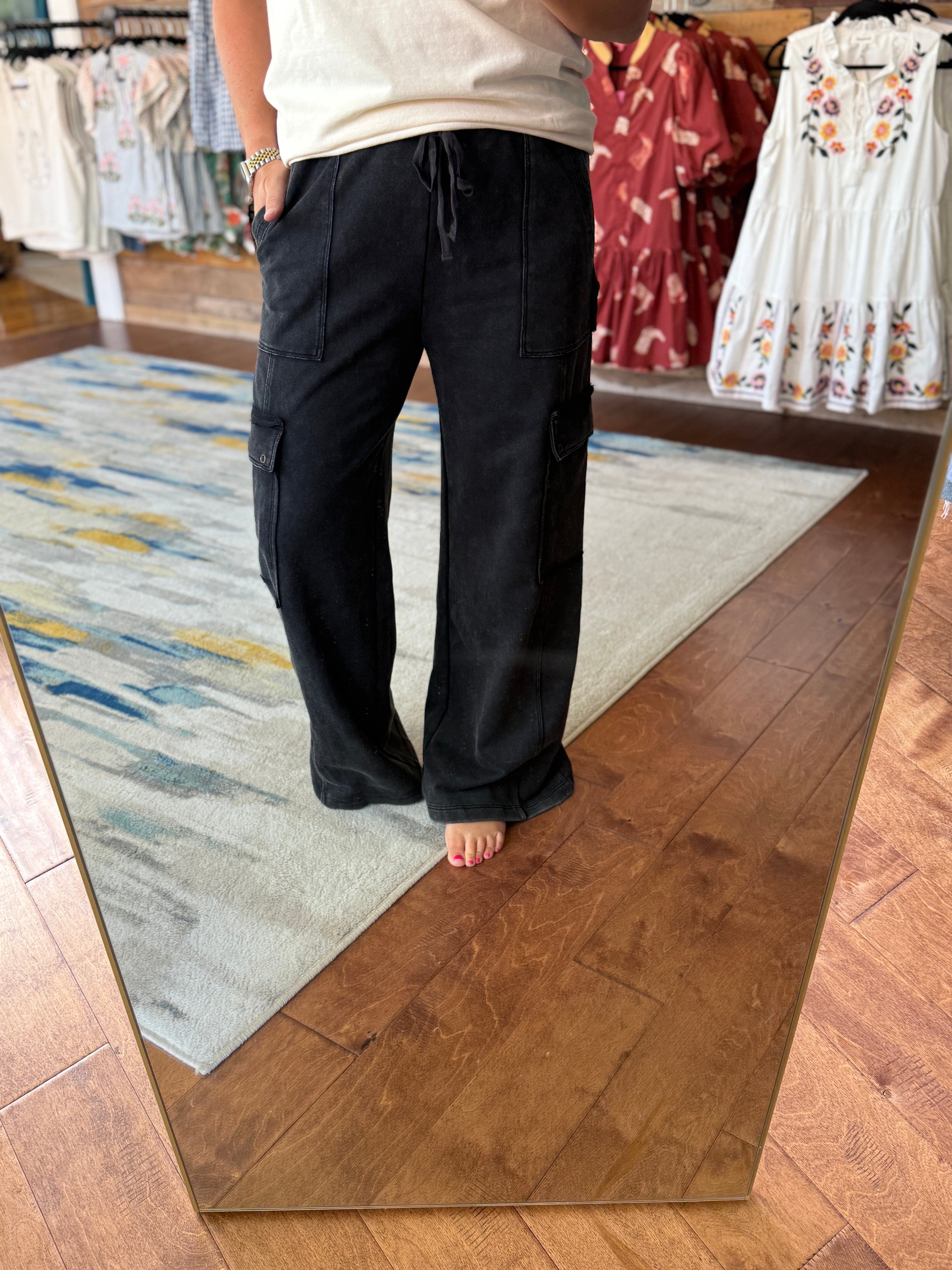 Snow Washed Cargo Sweatpants